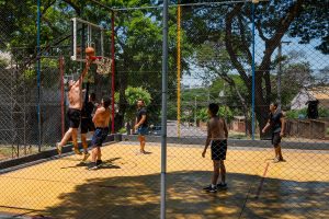 Campeonato ‘Rei da Quadra’ une basquete de rua e cultura hip-hop em Umuarama